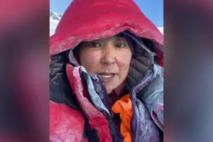 alpinist-asel-baibagysheva-becomes-first-woman-from-kyrgyzstan-to-climb-mount-everest-75960fb
