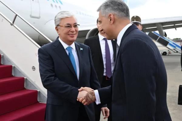 kazakh-president-arrives-in-budapest-7308b60