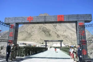 kyrgyz-chinese-bedel-border-checkpoint-reopens-18c6a50