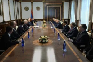 kyrgyz-parliament-speaker-meets-with-armenian-president-caspianpostcom-598d6b5