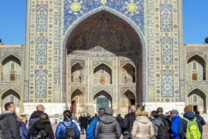uzbekistan-sets-new-record-with-over-1-million-foreign-tourists-in-april-2025-58f97c5