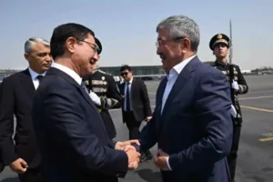 kyrgyz-cabinet-chief-arrives-in-uzbekistan-for-official-visit-137c48b